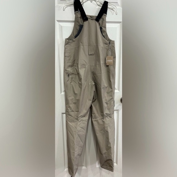 Patagonia Women's Large Powder Town Ski Bibs Seabird Grey NWT Snow Snowboard - Picture 3 of 5